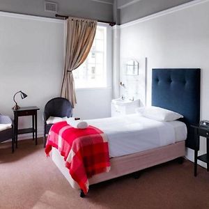 Zimmer mit zwei Einzelbetten